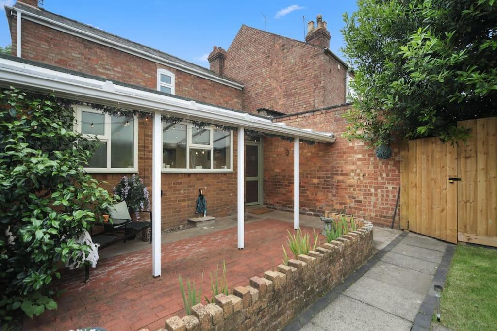 Picturesque Victorian Cottage Вустер Экстерьер фото